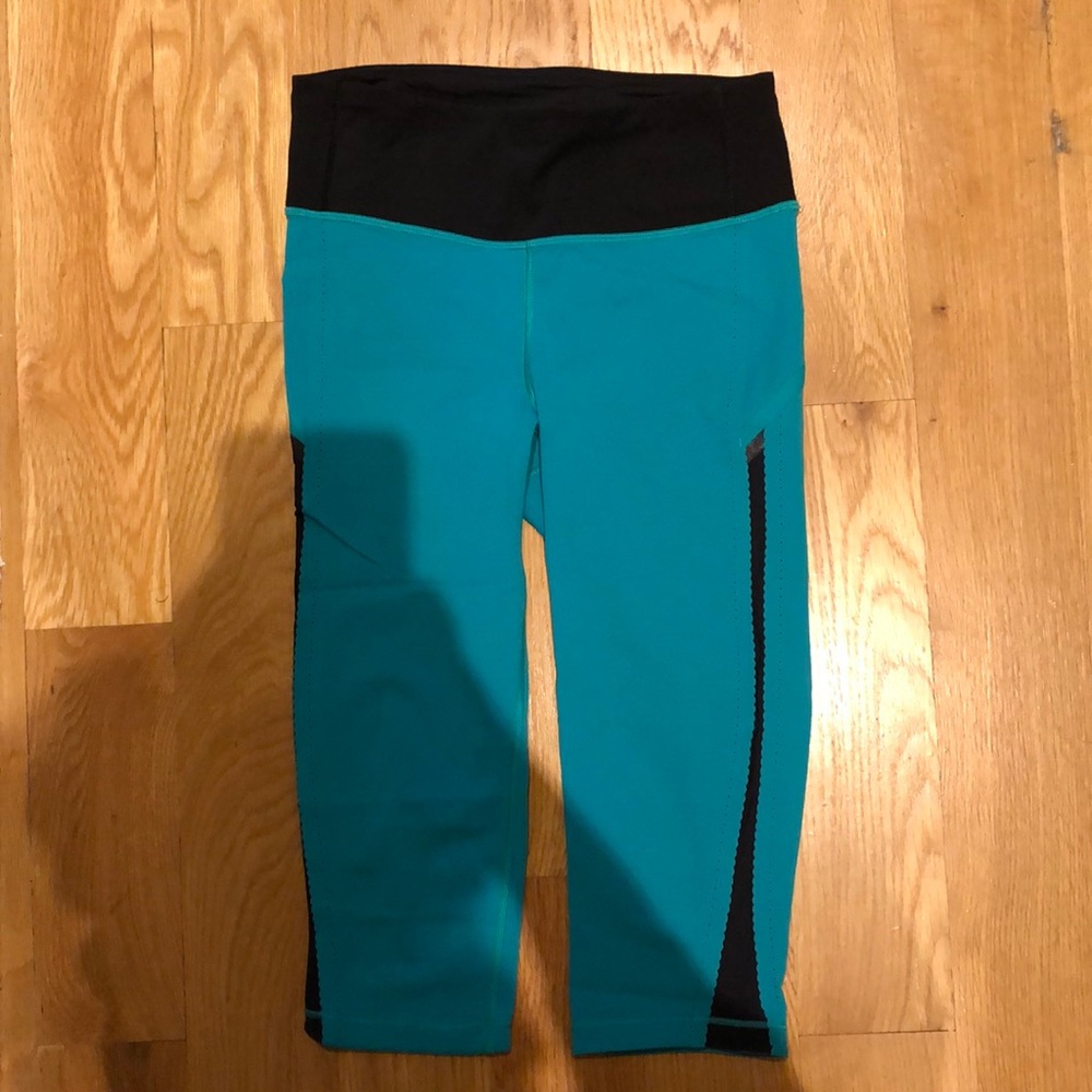 Lululemon crops